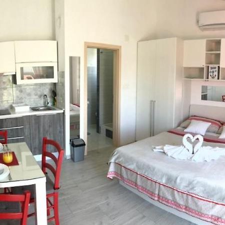 Apartmani Bolero - Obiteljski Odmor 沃迪切 外观 照片