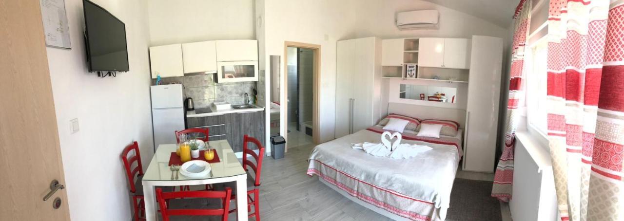 Apartmani Bolero - Obiteljski Odmor 沃迪切 外观 照片
